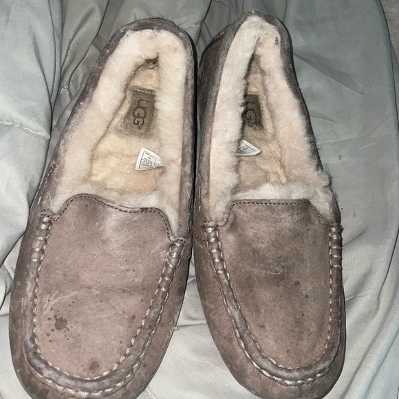 UGG woman’s size 8 Loafers - Picture 2 of 2